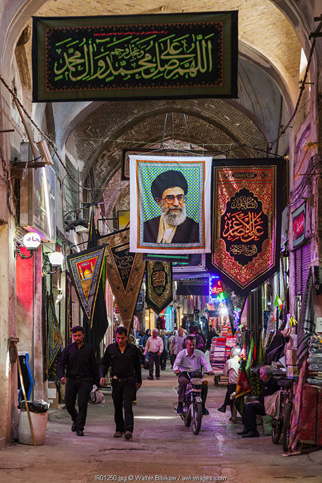 Iran, Central Iran, Esfahan, Bazar-e Bozorg market, interior