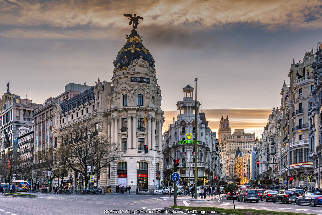 Metropolis Building or Edificio Metropolis, Madrid, Community of Madrid, Spain